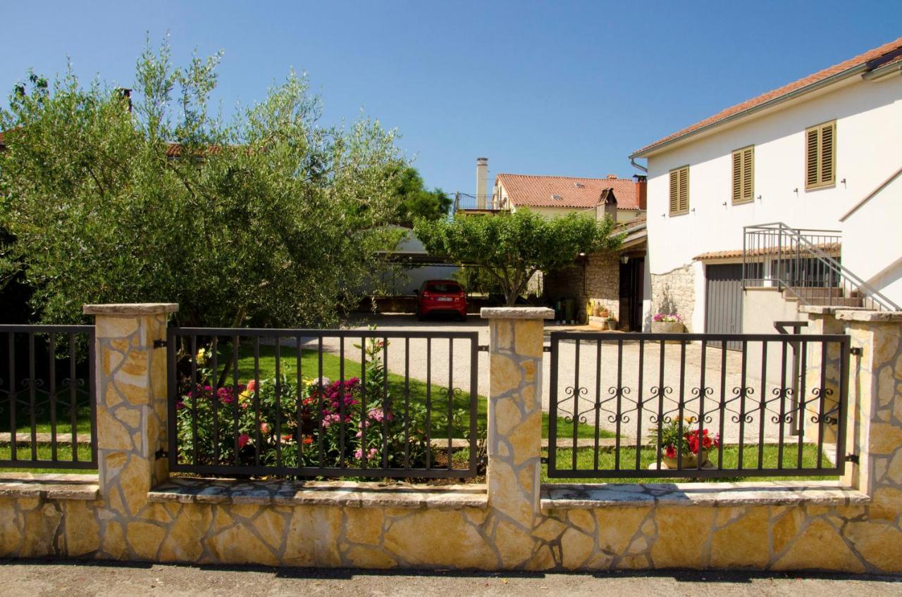 Apartment Percic Tar-Vabriga Luaran gambar